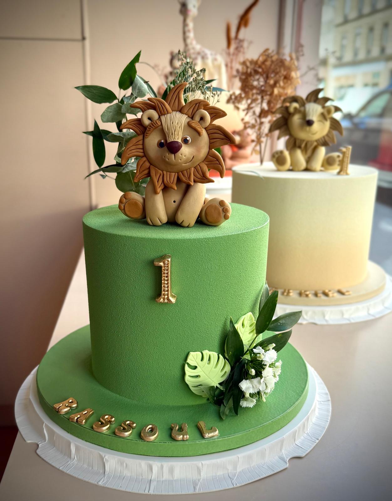 Layer cake lion savane - Gâteau d'anniversaire enfant Paris